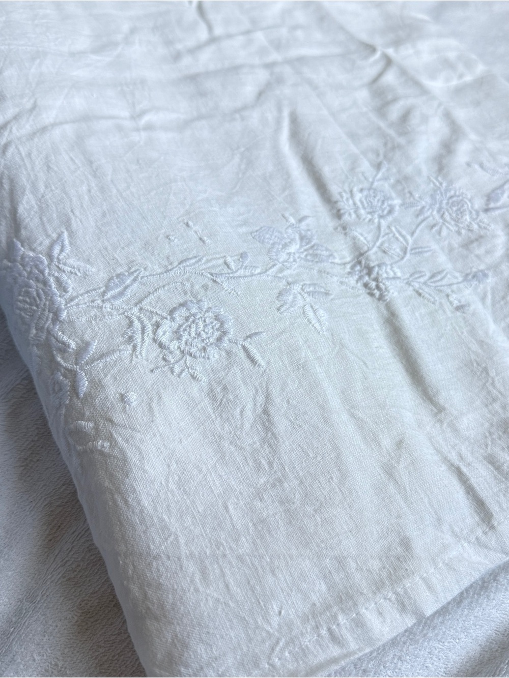 Simply Shabby Chic White Embroidered Linen Blend Queen Bed Skirt Cottagecore